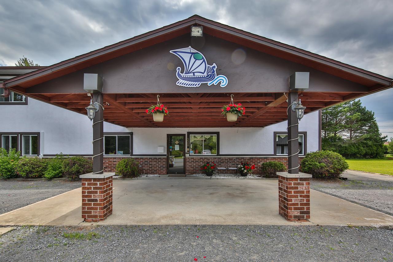 Auberge Motel Drakkar シャウィニガン エクステリア 写真
